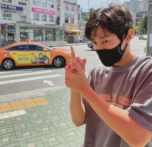 Jung Jin-young Instagram - 타이밍 뭐지..!? 
#진영 #경찰수업