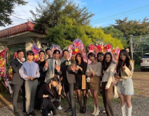 Jung Jin-young Instagram - 현종이 결혼을 축하해주려고 다시 모인 경찰 수업 팀!
현종이 결혼 축하해!!
(아 그리고 마스크는 사진 찍고 바로 썼습니다^^)