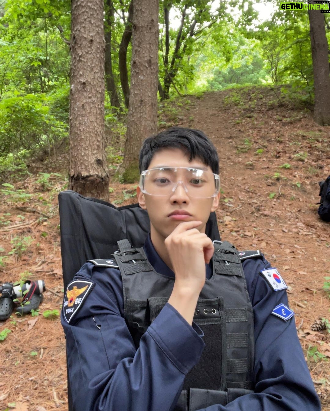 Jung Jin-young - 258.6K Likes - 잠시후 9:30 분 kbs2 에서 경찰수업이 방송됩니다! D-day 많이 사랑해주세요
#경찰수업 #진영