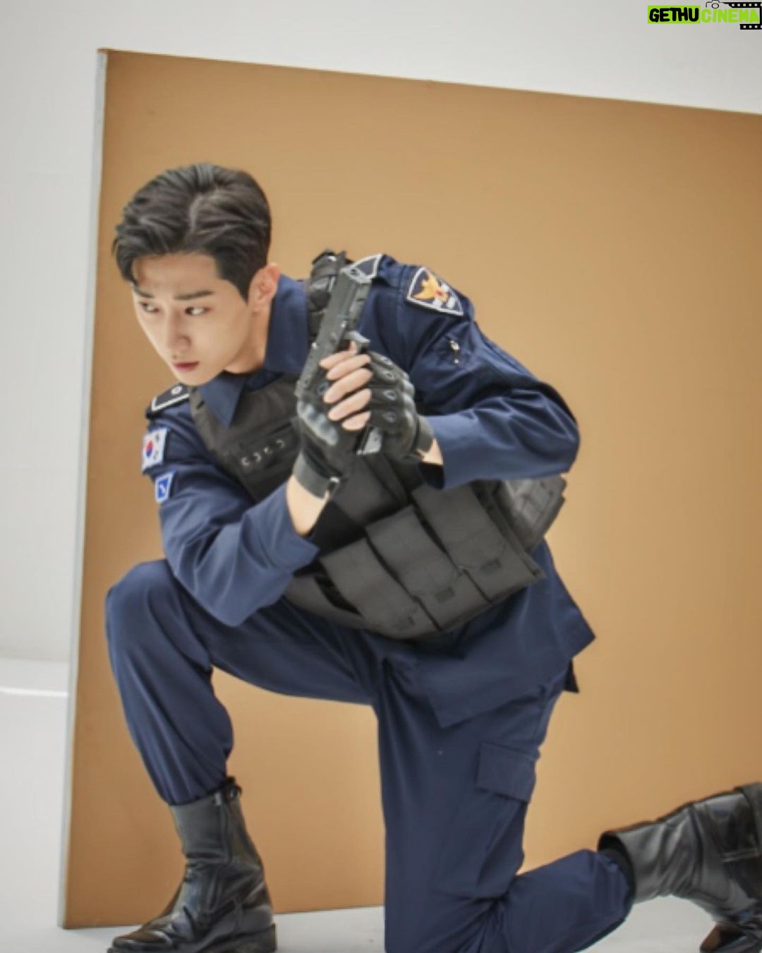 Jung Jin-young - 261.1K Likes - 경찰수업 8월 9일 pm 9:30 kbs2
많은 기대 부탁드립니다😚
#경찰수업 #kbs2