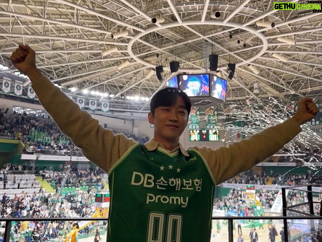 Jung Jin-young Instagram - 승리요정 왔다 갑니다💚 #db프로미 #db손해보험 #진영