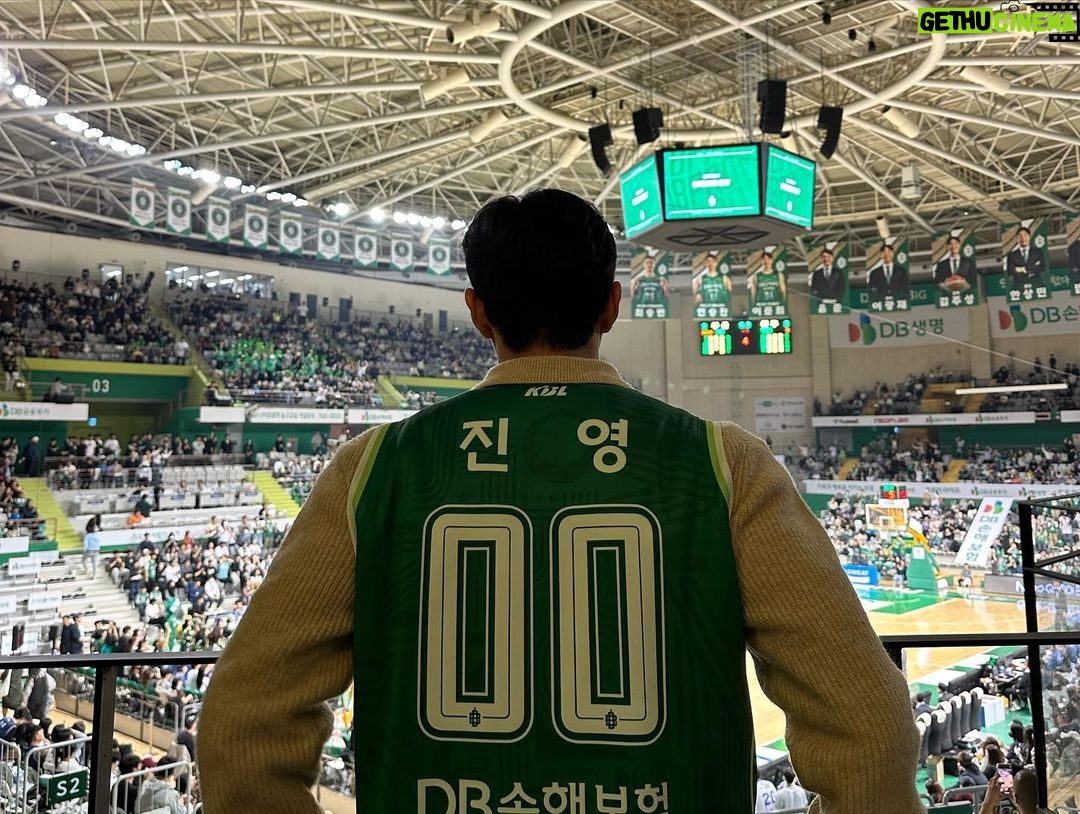 Jung Jin-young Instagram - 승리요정 왔다 갑니다💚 #db프로미 #db손해보험 #진영