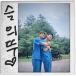 Jung Kyung-ho Instagram - 나의정원을 본적이 잇을까🎼 #슬의뚜 #슬기로운의사생활시즌2 🤗 photo by 곰