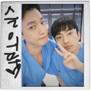 Jung Kyung-ho Instagram - #슬기로운의사생활시즌2 
#슬의뚜 #본능이🤗☺️😲🤭
