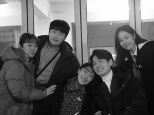 Jung Kyung-ho Instagram - #일캔들⭐️ #일타스캔들 
봄이 오면…