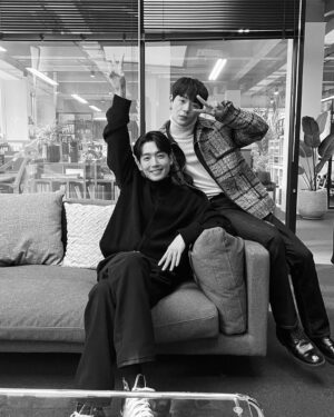 Jung Kyung-ho Instagram - 3년동안 열심히한 ‘경험’을 잊지마세요 분명히 다를겁니다
수험생 여러분 화이팅팅팅🫰🏻👍🏻👍🏻👍🏻#일캔들⭐️ #일타스캔들