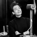 Jung Kyung-ho Instagram - 오~~~ 이거 편하네🤔☺️🙏🤗 #신일 #신일전자 #BLDC모터 #드라이어 #스탠딩드라이어 #drier. #일캔들⭐️