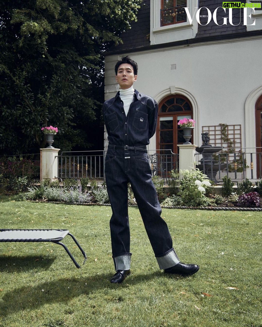 Jung Kyung-ho Instagram - 🤫🤔🙏👍🏻 @marithe_kr @voguekorea @ahnjooyoung_ @editork79