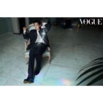 Jung Kyung-ho Instagram - 🤫🤔🙏👍🏻 @marithe_kr @voguekorea @ahnjooyoung_ @editork79