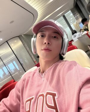 Jung Yong-hwa Instagram - 행복하고 풍요로운 명절 보내세요 🩷🫸💜 내일 요코하마도 화이팅! 3/1,2 서울 Your City 콘서트에서도 만나요 🖤