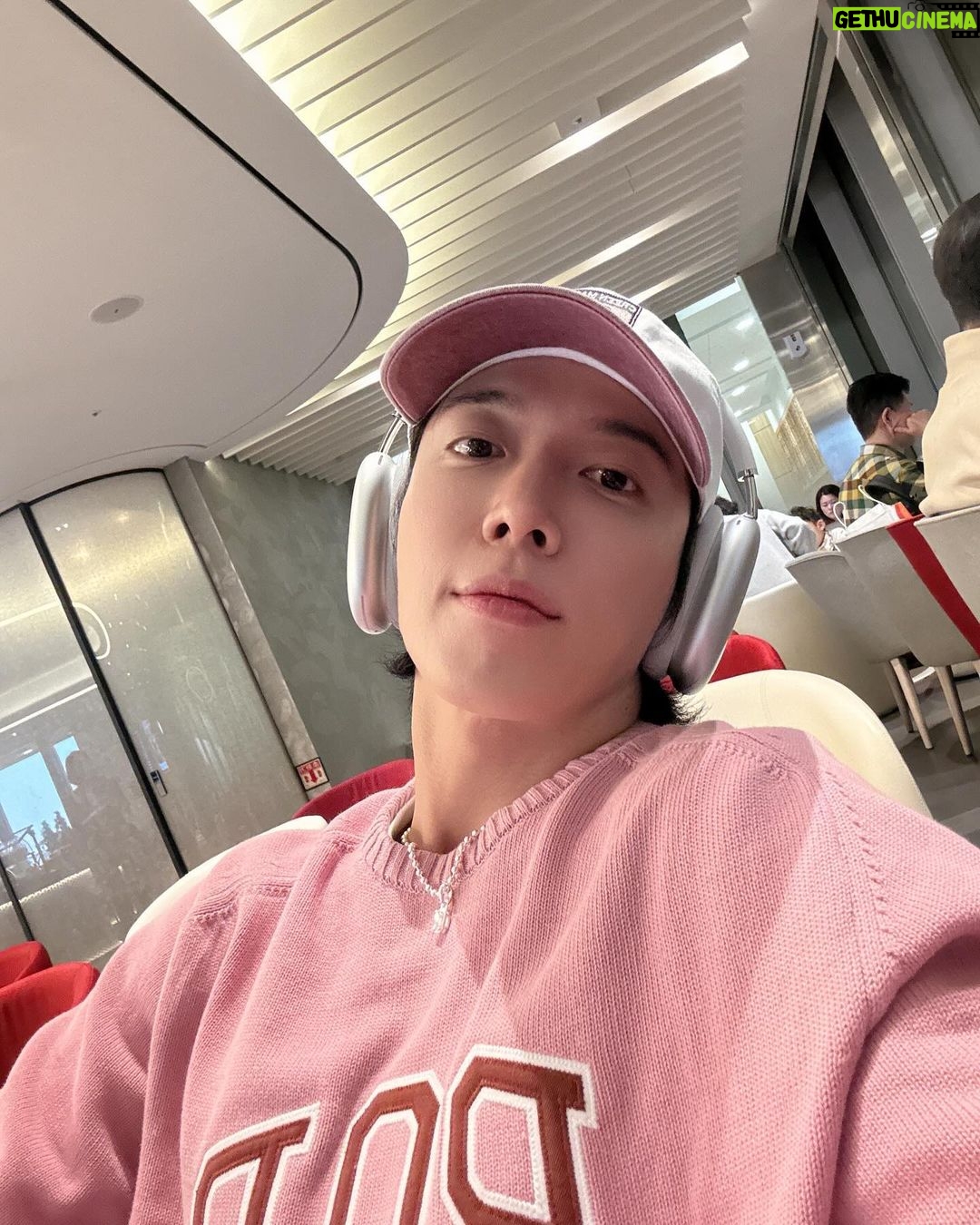 Jung Yong-hwa - 60.7K Likes - 행복하고 풍요로운 명절 보내세요 🩷🫸💜 내일 요코하마도 화이팅! 3/1,2 서울 Your City 콘서트에서도 만나요 🖤