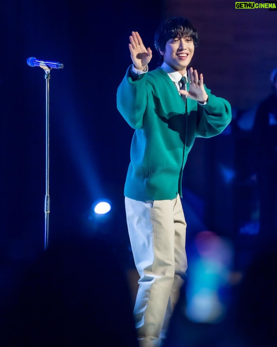 Jung Yong-hwa - 66.8K Likes - 너무나 행복하고 즐거웠던 <용화와 시간을 맞출게요> 🤍 표정 하나하나 다~~ 보여서 너무 좋았어요🤚 그리고 몰래 혼잣말 하는 것도 다 들려서 재밌었어요🤣🤣 올해의 크리스마스를 함께 보내주셔서 감사해요🤍🎄 나만 즐거운거 이니지? 🤣🤣 본인 사진 찾아가셔요~~~😙😙 그리고 Merry Christmas🎄❤️