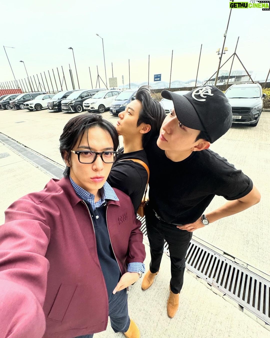 Jung Yong-hwa - 77.8K Likes - 새 옷 입고 CNBLUE 아시아투어 시작!!! 홍콩 내일 재밌게 즐기자! See you TMR 💙
