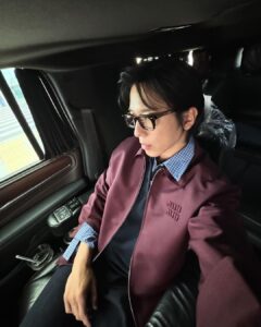 Jung Yong-hwa Instagram - 새 옷 입고 CNBLUE 아시아투어 시작!!! 홍콩 내일 재밌게 즐기자! See you TMR 💙