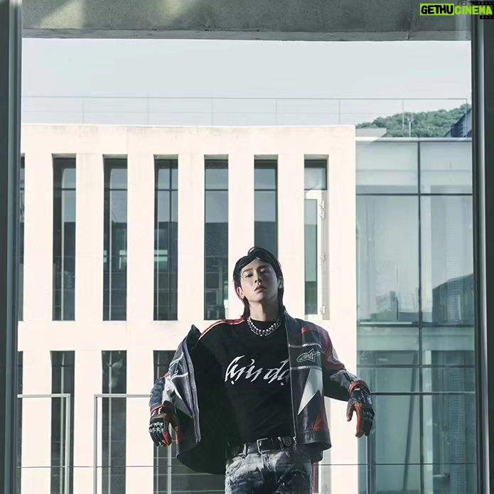Jung Yun-ho Instagram - . #Reality_Show #0807 #Wannabe🧑🦰🥽🧤