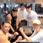 Jung Yun-ho Instagram - 당장 일어나서 운동해💪💪 #RedSun🏋‍♂️ #유노윤호 #UKNOW #VujaDe #뷰자데 #Reality_Show #리얼리티쇼
