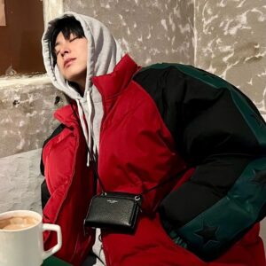 Jung Yun-ho Instagram - 머~~~~엉~~~~~~🫨