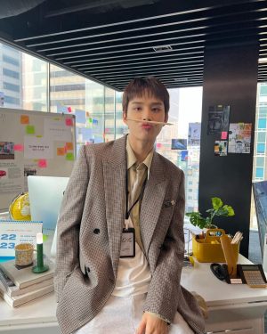 Jungwoo Instagram - 김대리 시절