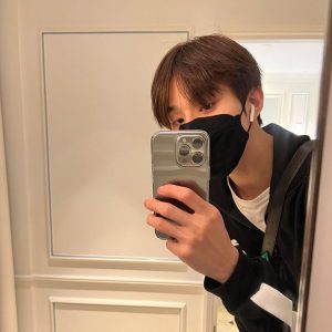 Jungwoo Instagram - Chili crab 🦀