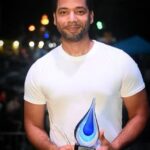 Jussie Smollett Instagram - Thank you @pureheatcommunityfestival for presenting me this weekend with the 2022 Alvin Ailey Trailblazer Award. It was raining and hot all at the same time but that didn’t stop the love. Thank you @bishopocallen @rashadburgess @atlantaprideweekend for the honor and for always pouring into us all. Thank you so much @seanlamontatl for the art piece. Love to my brother and star of @bboybluesthefilm… @mackielife for presenting me the award and all my gratitude to the entire #Atlanta community. I love y’all for life. #AtlantaBlackGayPride Piedmont Park ATL
