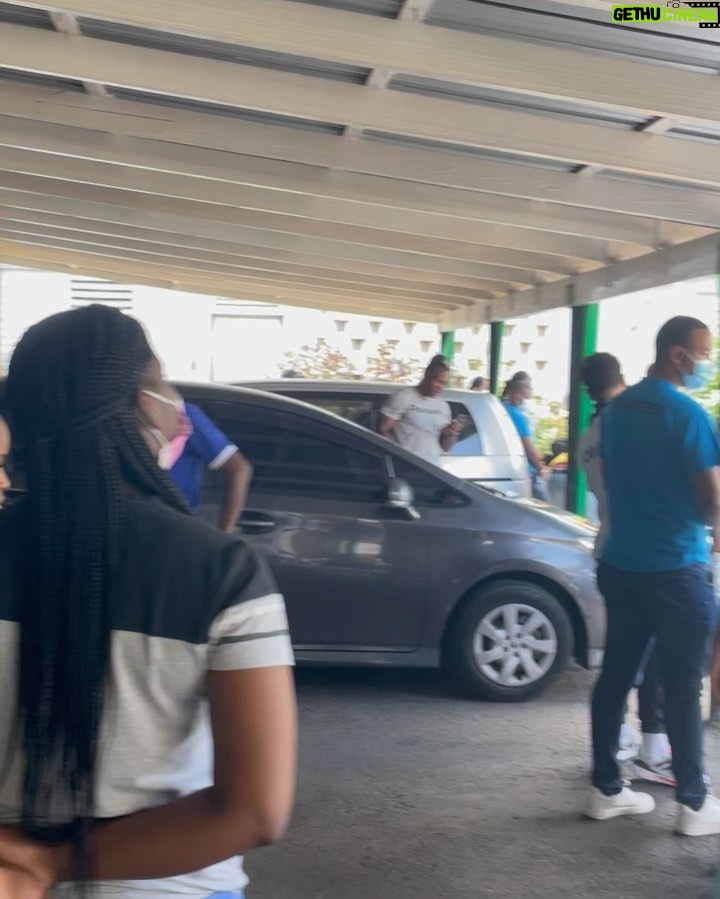 Jussie Smollett Instagram - Blessed to be back with my #RuJohnFoundation family. Brought my youngins @jocquismollett & @artbyalyx to #KingstonJamaica where they were able to join the other beautiful volunteers to feed hundreds of our houseless sisters and brothers. We then joined the brilliant doctors for a medical clinic for high schoolers, a backpack drive with supplies and sneaker giveaways. Thank you Mr. & Mrs. Bachelor for all you consistently do. This is our first trip back to Jamaica since Covid. I’m humbled and honored that my company, SuperMassive, has come in as a full sponsor and I have been able to underwrite these events. I don’t take lightly how blessed we are. Just glad to get back to doing what we do. One love. 🇯🇲 Kingston, Jamaica