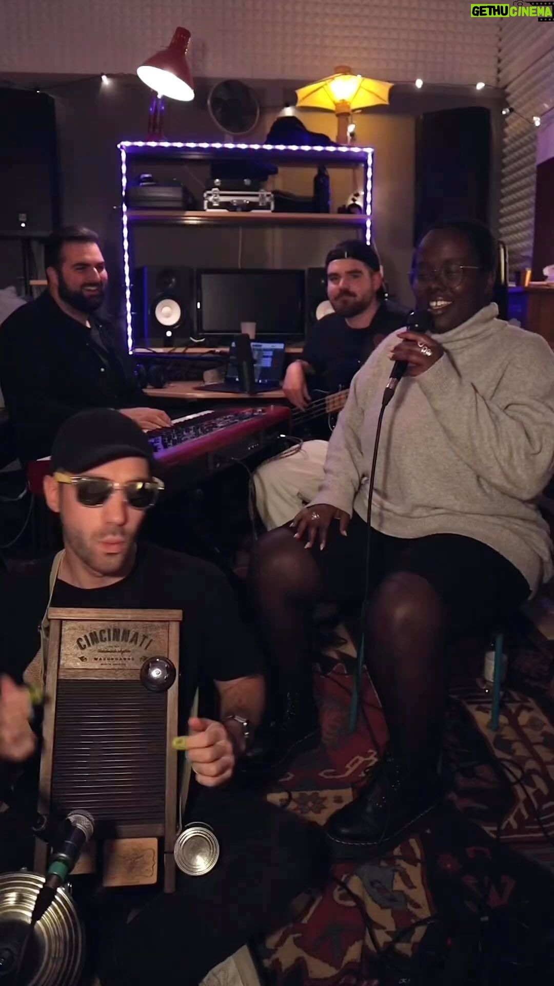 Jussie Smollett - 13.2K Likes - ☺️ Feels so good @nnavymusic @uncle.maximilien
.
.
.
.
#livemusic #acoustic #cover #soulmusic #nnavy #nnavymusic #washboard