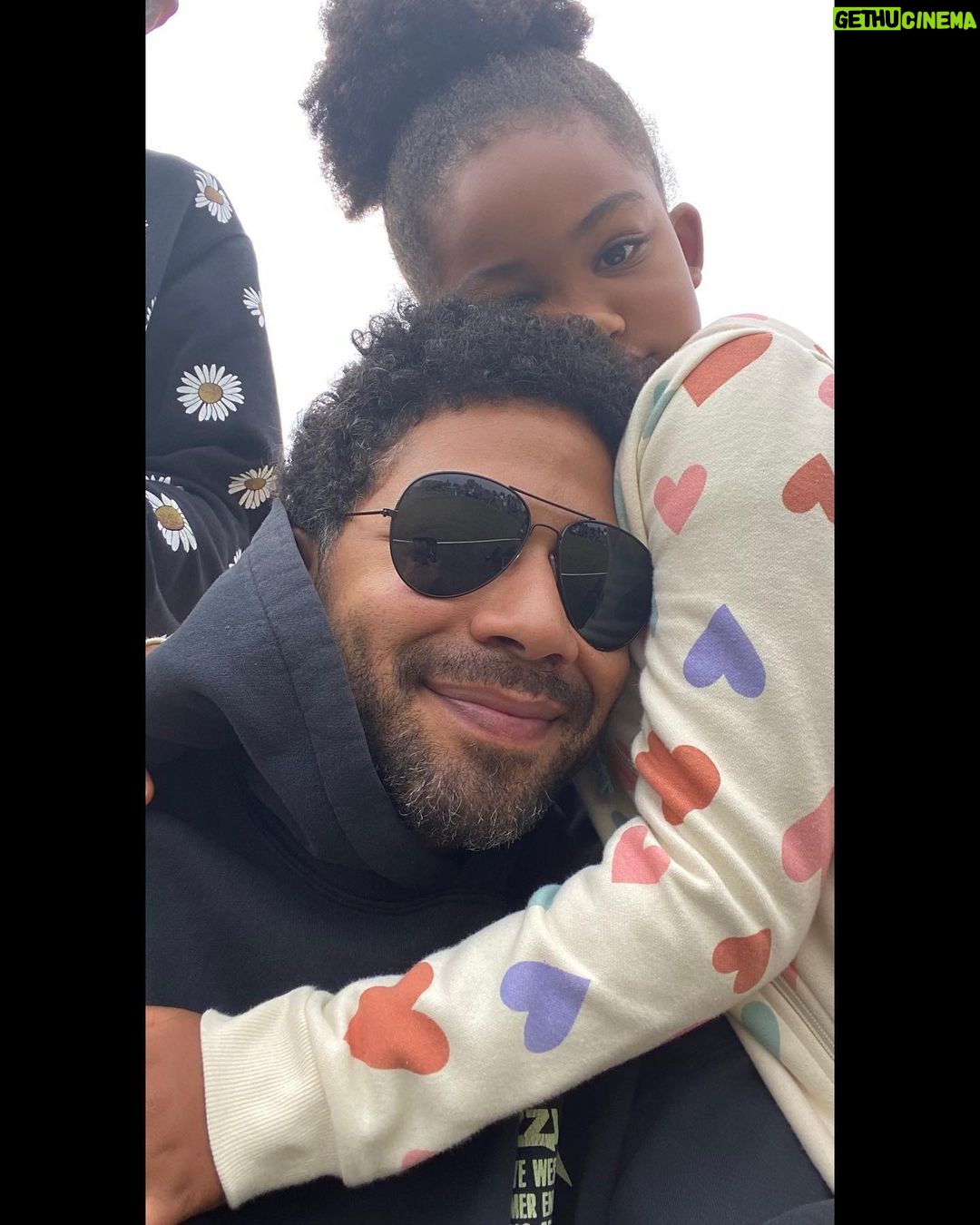 Jussie Smollett Instagram - My baby Niece/best friend, Nylah, makes her debut on my favorite show @livingbydesigntvshow tonight on @mycleotv 😩. Y’all check it out. Forever proud of @jazzsmollett & @jakesmollett 🤎🤎🤎 #Repost @jazzsmollett ・・・ Look who’s cooking this week! This week on #livingbydesign my cutie pie joins me in the kitchen to make these cherry pie dumplings! Give it up for @kirastuger she slayed this baby hair on this baby! Don’t worry @jakesmollett and I are still hosting the show 😂 but truth is it’s Nylah’s world we’re just living in it lol. We are cooking for @designs_byiolavi after @jakesmollett and I give her space the makeover of her dreams! #livingbydesign in it. #girlmom #workingmom #dessert #cherry #pie