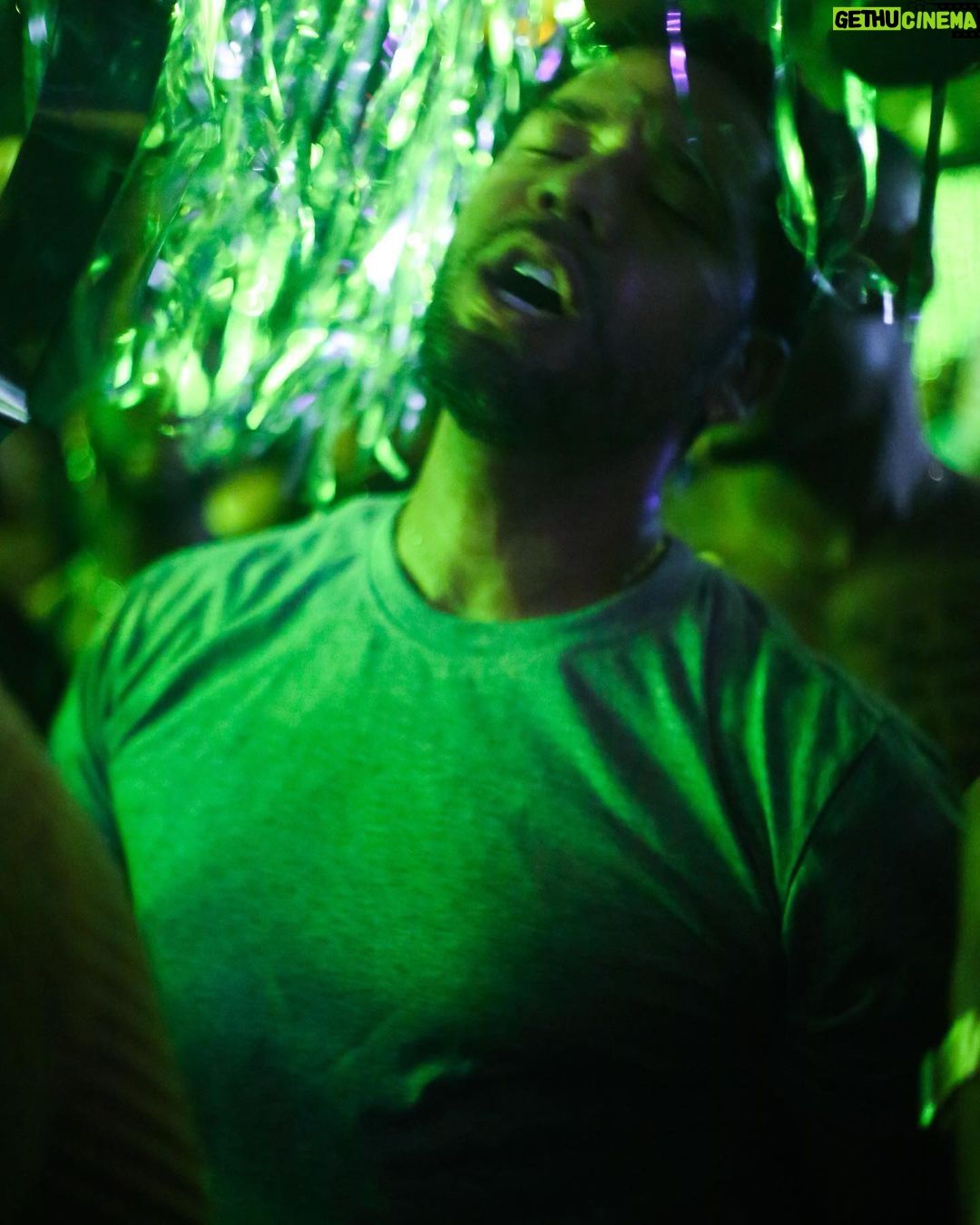 Jussie Smollett Instagram - On this episode of Deviant in the City… 🤦🏾 NOTE: on the first photo… I’m certain in this moment I was singing “Forever I’m that giiiiiiirrrrl…” 😂💃🏾Amazing and interesting moments... y’all churrin be safe out there. ✌🏾 📸 @artbyalyx