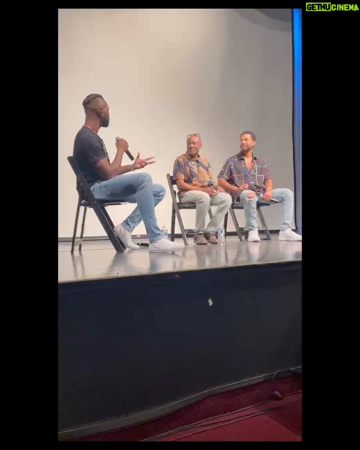 Jussie Smollett Instagram - In 2016 my brother @octarell_again released a not-so-small-film called @moonlightmov. It changed the trajectory of the images and depictions of black men and black male intimacy in film… last night we closed out #Pride month by bringing @bboybluesthefilm to Chicago with a special private screening at the @dusablemuseum and talkback hosted by T with myself and our king @james.e.hardy.9. Tarell poured into James and acknowledged that there would be no #Moonlight without the #BBoyBlues book series… I was then able to acknowledge to T that there would never be a film version of BBOY without moonlight. Community is real. Special thanks to my brother @bridgeforth #CharlesNelsoniii, @pridesouthside, @inpoc_ and the beautiful people of #Chicago for coming out and showing such love. @bboybluesthefilm is streaming now on @betplus 💫 💙🤎 📸 @artbyalyx The DuSable Black History Museum and Education Center