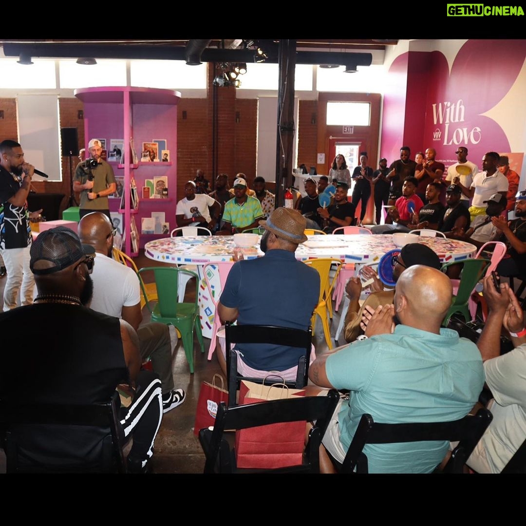 Jussie Smollett Instagram - Thank you brother @pjphoenix & @viivhealthcare for holding such sacred space for community and allowing myself and @timothymrichardson to share a bit of @bboybluesthefilm with y’all at the #WithLoveViiV Exhibit. Truly some of my favorite moments yet. Cheers to you, your husband and the entire organization. Let’s keep these conversations going. Nothing but love and respect. @james.e.hardy.9’s #BBoyBluesTheFilm is streaming now on @betplus. Dallas, Texas