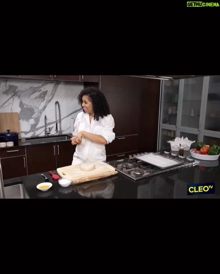 Jussie Smollett Instagram - My baby Niece/best friend, Nylah, makes her debut on my favorite show @livingbydesigntvshow tonight on @mycleotv 😩. Y’all check it out. Forever proud of @jazzsmollett & @jakesmollett 🤎🤎🤎 #Repost @jazzsmollett ・・・ Look who’s cooking this week! This week on #livingbydesign my cutie pie joins me in the kitchen to make these cherry pie dumplings! Give it up for @kirastuger she slayed this baby hair on this baby! Don’t worry @jakesmollett and I are still hosting the show 😂 but truth is it’s Nylah’s world we’re just living in it lol. We are cooking for @designs_byiolavi after @jakesmollett and I give her space the makeover of her dreams! #livingbydesign in it. #girlmom #workingmom #dessert #cherry #pie