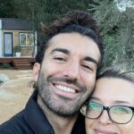 Justin Baldoni Instagram - The tiniest tour guides give a @moderntinyliving tiny guest house tour 😂🏠 I believe tiny homes are the future 🙌🏼 So many millennials dream of owning a home, but that dream can feel out of reach in today’s housing market. Imagine if we could solve the un-housed homeless epidemic with #tinyhomes. If only I could snap my fingers and make that happen… that would be real magic. A world filled with more tiny houses rather than tents is a world I would love to see. @moderntinyliving is the most popular tiny home builder in the country and they offer loans for anyone looking to add a guest house or build their first house. The prices are truly amazing for what you get. We cannot thank them enough for the beautiful craftsmanship they put into our little home. We are life long fans!❤️ P.S The Baldoni tiny is now open for reservations.