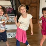 Justin Baldoni Instagram - It was SOO good reconnecting with one of my favorite people @sabrinacarpenter in NY. I love this woman. I love her heart. I love her talent. I love everything about her. But I have one issue. See, after seeing Sabrina take about 100 pictures with fans I realized something. We have now finally figured out where Maiya learned to pose like this in literally EVERY photo we take of her. Thanks auntie Sabrina.✌🏼#shedidntgetitfromhermama