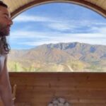 Justin Baldoni Instagram - The sauna has become both an uncomfortable teacher and a friend for me over the last few years. There’s nothing like sitting in a 200 degree sauna, letting all the stuff you’ve been holding in come up and pour out of you, looking out at the mountains and then jumping in a cold tub. We moved to the country to give our nervous systems a break and this set up from my friends @salussaunas is literally a dream come true. I’ve heard it said that if there were such thing as a magic pill that someone could take to increase overall health and longevity decrease all cause mortality it would be as simple as getting in a hot sauna either at home or a local gym a few times a week. Data shows that Regular use of sauna can improve cardiovascular health. In one study it was shown that through regular use of sauna, participants reduced their risk of cardiovascular events/stroke that led to death. I’m pretty sure it’s one of the reasons why Finnish people so often live to be 100! EFFECTS OF SWEATING IN A SAUNA: Sweating by overheating the body produces these effects: • Burns calories, and therefore assists in fat loss programs. • Speeds up metabolic processes of vital organs and endocrine glands. • Places demands upon the cardiovascular system, making the heart pump harder and producing a drop in diastolic blood pressure. • Creates a “fever” reaction that kills potentially dangerous viruses and bacteria and increases the number of leucocytes in the blood, thereby strengthening the immune system important for fighting colds, flu, and cancer and bolstering resistance to infections. • Excretes toxins from the body, including cadmium, lead, zinc, nickel, sodium, sulfuric acid and cholesterol. • Promotes relaxation, thereby lending a feeling of well‐being. And these are just a few of so many other beneficial properties! I personally try to do it at least 3 or 4 times per week. #barrelsauna #saunatherapy #dailydetox #selfcare #salussaunas⁠  #relaxyourmind #immunityboost