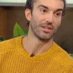 Justin Baldoni Instagram - I believe the hardest journey a man is ever going to take is the Journey from this head to this heart. It was such a pleasure to be able to talk about #BOYSWILLBEHUMAN at @tamronhallshow last week! Thank you all so much for the love and support of this book 🙏🏼🙏🏼🙏🏼 @tamronhall #masculinity #manenough