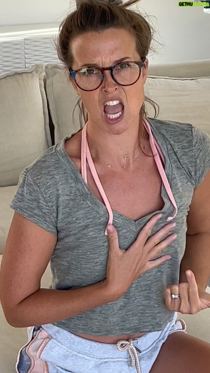 Justin Baldoni Instagram - This is the only acceptable way to wish my wife a happy birthday. @emilybaldoni I love you almost as much as I love this video. Thank you for lighting up my life. And for making the internet smile today. 🤪😂