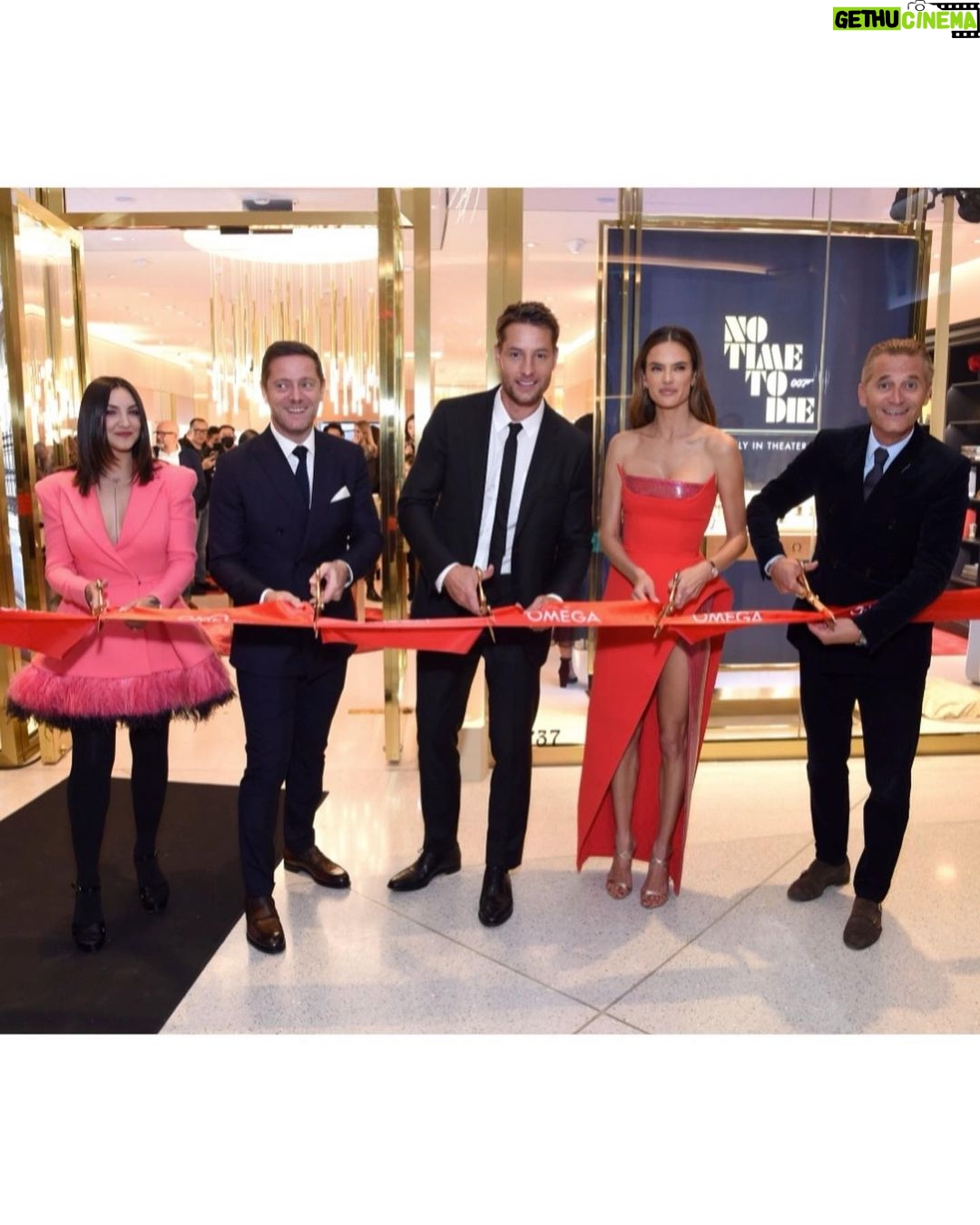 Justin Hartley Instagram - Helluva night celebrating Bond with @omega family and friends. #notimetodie