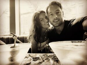 Justin Hartley Instagram - This is how we Monday