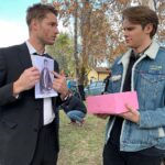 Justin Hartley Instagram - It’s weird because he’s me and I’m him and so the headshot I’m holding is of him, which is also me. #ThisIsUs