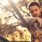 Justin Hartley Instagram - Feeling well-seasoned 🥩 Thanks to @storyandrain for the chat, @randallslavin for the 📸 and @andreapezzillo for the grooming! Styled by @samspector #StoryAndRain