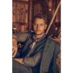 Justin Hartley Instagram - Feeling well-seasoned 🥩 Thanks to @storyandrain for the chat, @randallslavin for the 📸 and @andreapezzillo for the grooming! Styled by @samspector #StoryAndRain