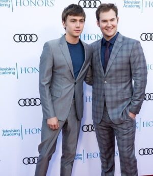 Justin Prentice Instagram - Twinning @younggoth @televisionacad #13reasonswhy

Shout out for the sweet attire:
Styling @philippeuter
Suit @ted_baker_menswear
Shirt @sandcopenhagen 
Tie @benshermanofficial
Boots (not shown but sweet) @callitspring
