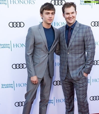 Justin Prentice Instagram - Twinning @younggoth @televisionacad #13reasonswhy Shout out for the sweet attire: Styling @philippeuter Suit @ted_baker_menswear Shirt @sandcopenhagen Tie @benshermanofficial Boots (not shown but sweet) @callitspring