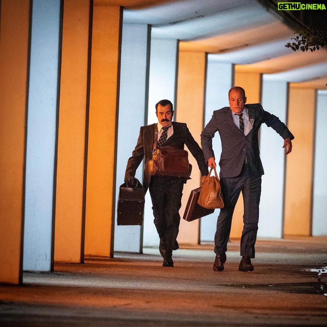 Justin Theroux Instagram - TONIGHT. Very excited to share what hundreds of talented crew and cast have been cooking up. The White House Plumbers. On @hbo and @hbomax 📸 by the legendary @phil.caruso