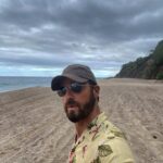 Justin Theroux Instagram - The Mosquito Coast finale is tonight! Here’s a small grab bag of just some of the wonderful memories from Mexico 🇲🇽 and our final episode… huge gratitude to Apple TV, and our incredible CREW in Mexico that braved all that the show and 2020 threw at us. Would have been impossible without you. can’t wait to see you all for Season 2… and although Kuma was NOT in the show … she was with us every step of the way. 🦟 🏝 #adoptdontshop Punta De Mita, Nayarit, Mexico