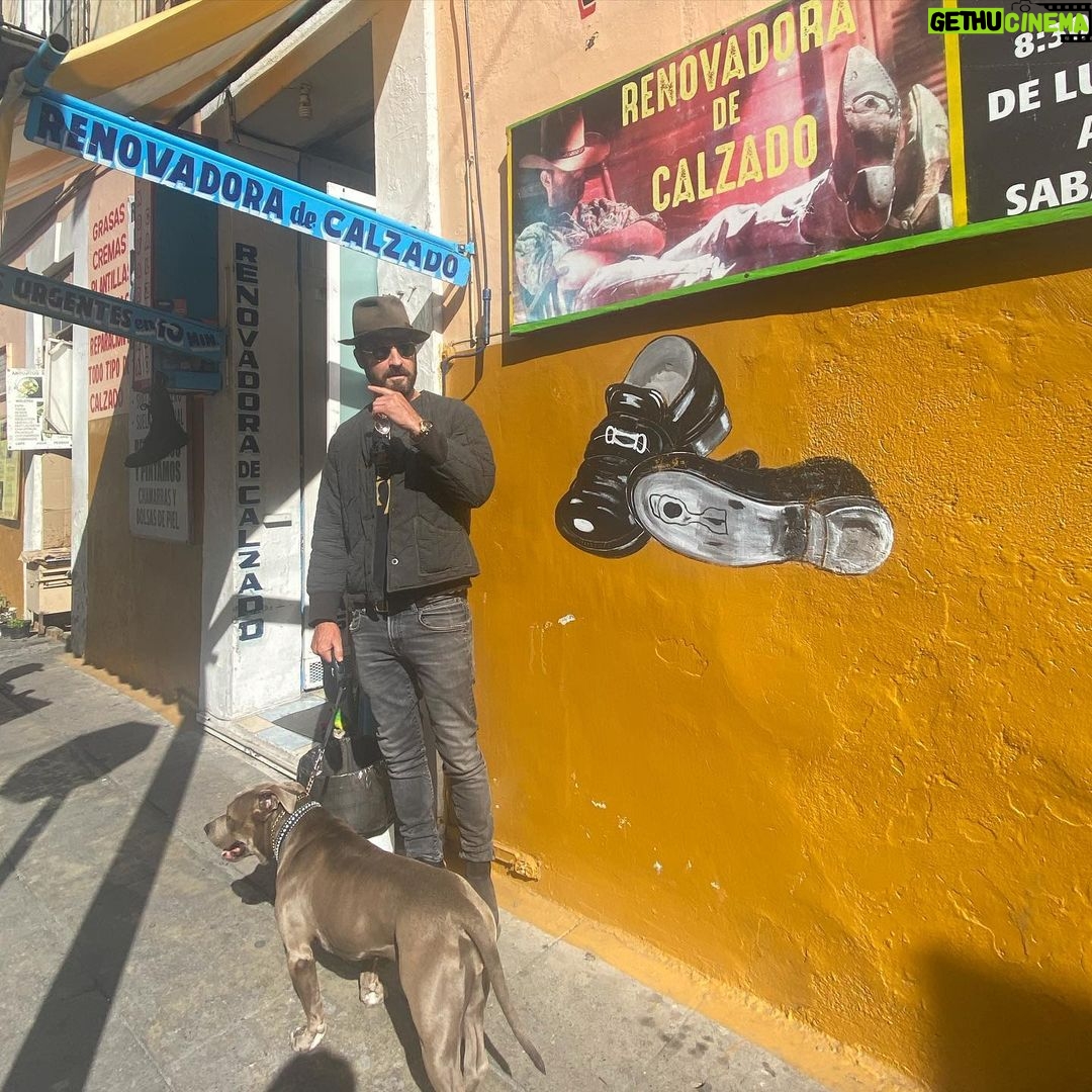 Justin Theroux Instagram - Puebla, Mexico ❤️ 🇲🇽 #mosquitocoast 🦟 🏝 Episode 4… all shot in Puebla…tonight on @appletv