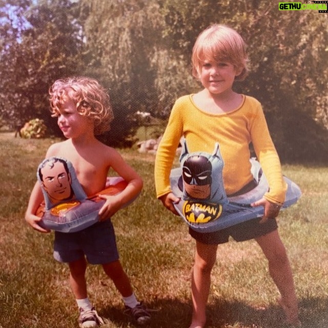 Justin Theroux Instagram - TB Monday?.... Just did my cuzzes @officiallouistheroux ‘s podcast GROUNDED with Louis Theroux on the BBC... a goofy listen. here’s the TB photos of me (on left) and Louis (on right), and other cuzz @marceltheroux. Good times.
