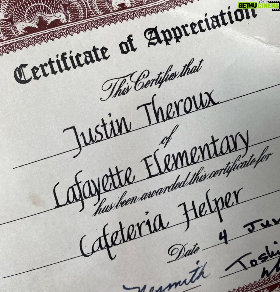 Justin Theroux Instagram - FBF. 🏆 #overachiever #dyslexicsuntie!