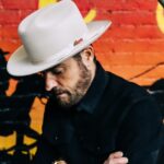 Justin Theroux Instagram - Dog walks into a bar… First ever @stetsonusa and @raysbarnyc classic Open Road collab hats. 🇺🇸 🤠 Available now only on Stetson.com New York City