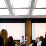 Justin Trudeau Instagram - Postulez maintenant avant qu’il ne soit trop tard! Nous avons repoussé au 9 février la date limite de dépôt des candidatures pour le Programme de leadership d’été. Si vous souhaitez travailler avec notre équipe pour bâtir un avenir meilleur et améliorer la vie des gens, il vous reste donc quelques jours. J’espère vous voir cet été! slp2024ple.infolib.ca/fr/